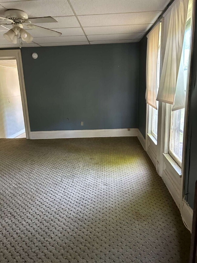 Building Photo - 1 Bedroom Apartment in Caledonia - Available August 8th, 2026