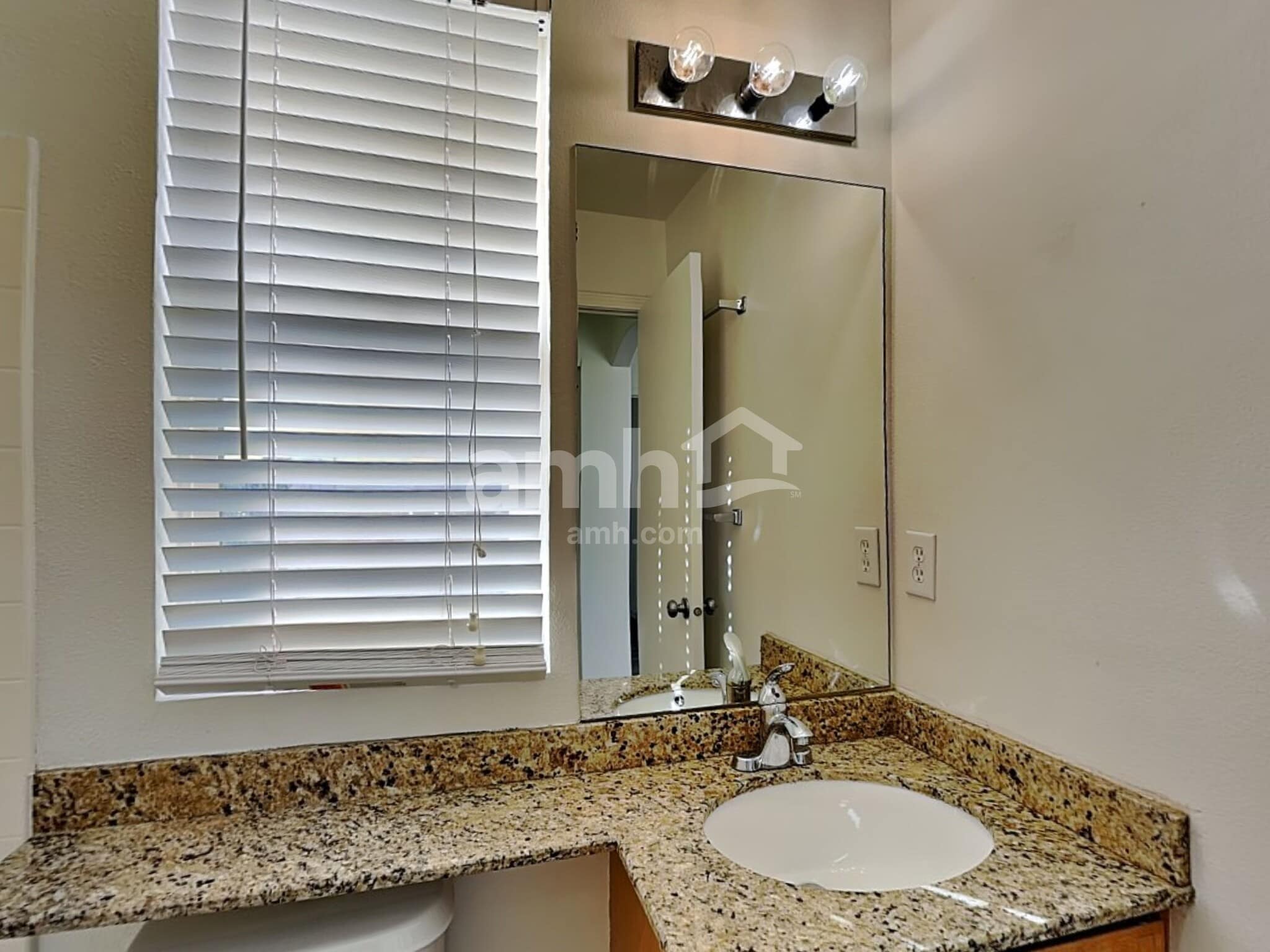 Building Photo - 14354 S Debrian Way