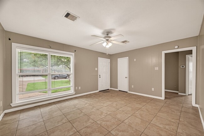 Building Photo - 1310 Belshire Rd