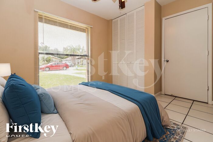 Building Photo - 17395 Dumont Dr