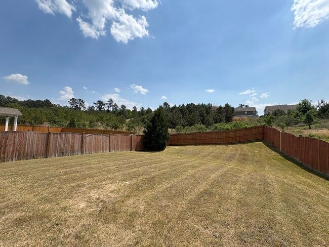 Building Photo - 1174 Primrose Dr
