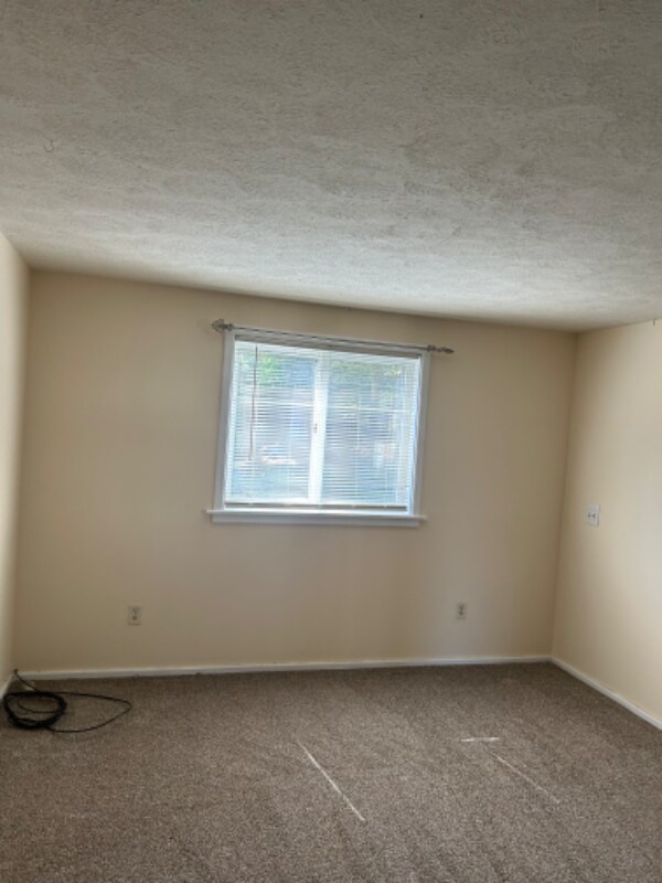 Building Photo - 2081 Welsh Hills Rd NE