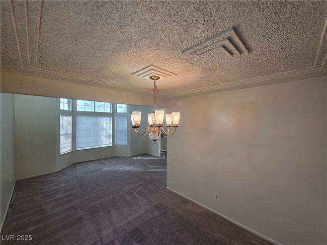 Building Photo - 321 S Bent Creek Dr