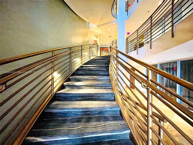 Building Photo - 2681 N Flamingo Rd