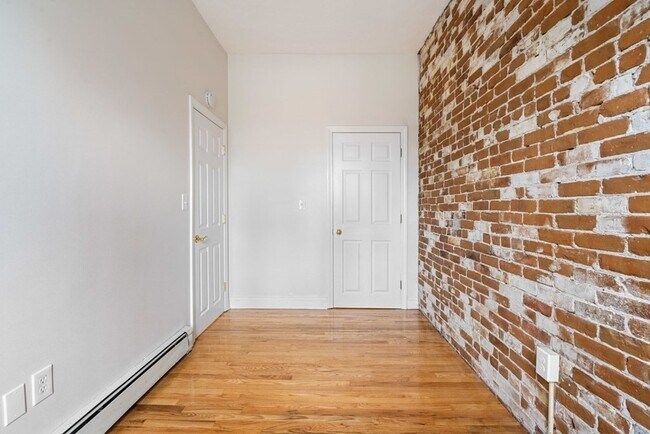Building Photo - 676 Tremont St