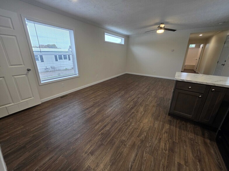 Building Photo - 3668 Willow Ct