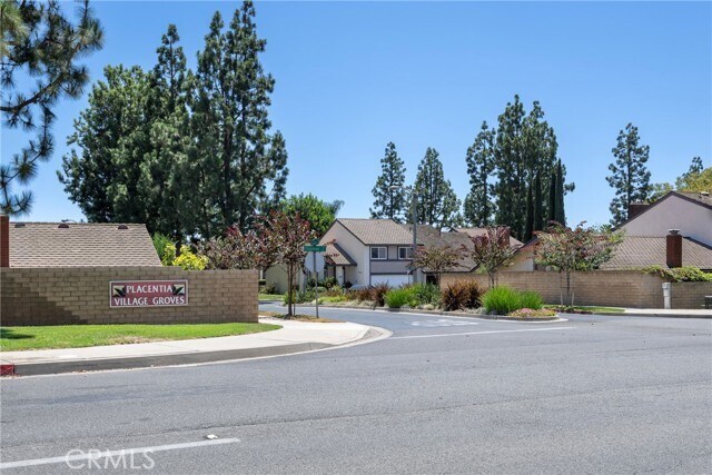 Building Photo - 207 Los Padres Ln