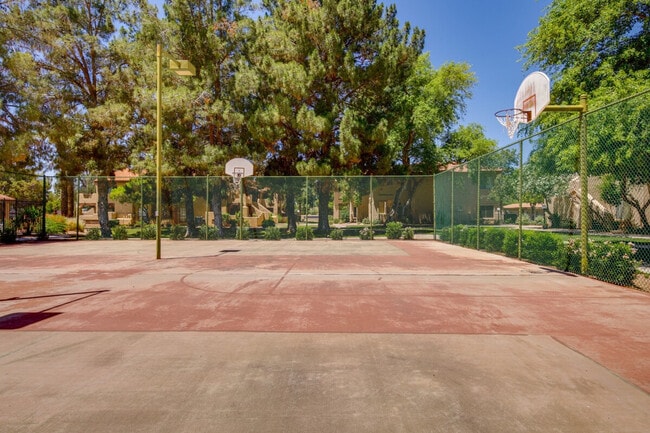 Building Photo - 1351 N Pleasant Dr