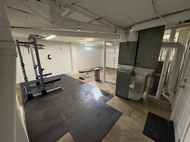 Building Photo - 22 Savannah St