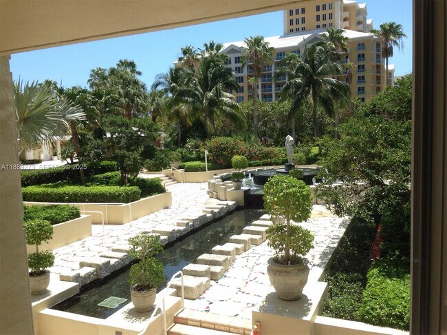 Building Photo - 430 Grand Bay Dr