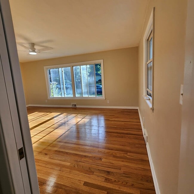 Building Photo - 1208 Scottswood Rd