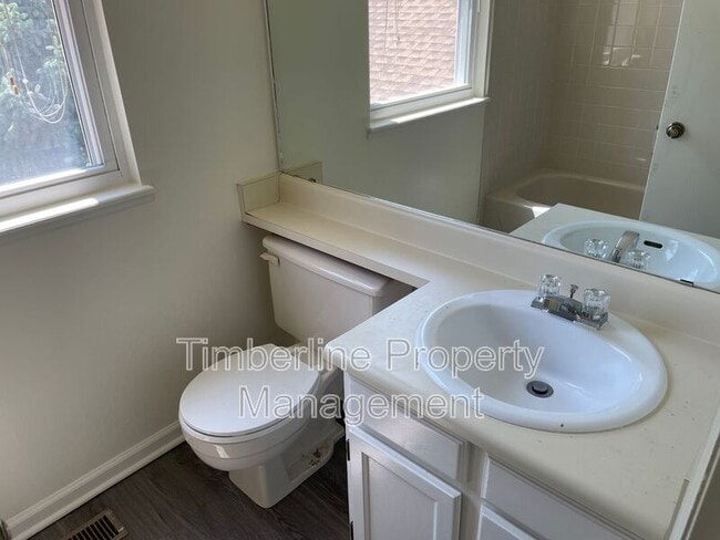 Building Photo - 8510 Sassafras Dr