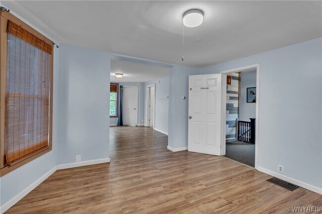 Building Photo - 212 Lockwood Ave