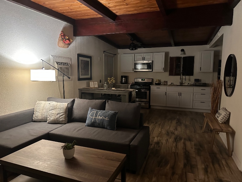 Building Photo - 434 Riverdale Dr