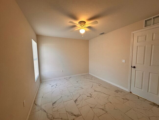 Building Photo - 3604 SW 7th Pl