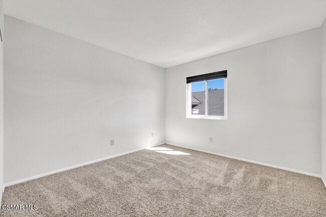 Building Photo - 852 Admiral Ct