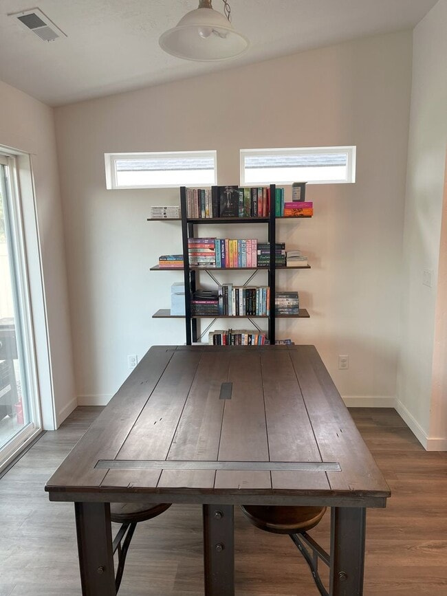 Building Photo - Gorgeous 3 bed 2 ba home with  just off Hubbard Rd and Rapid Creek Way in Kuna