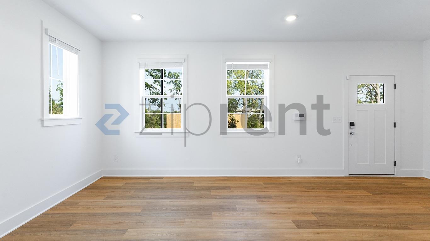 Building Photo - Unit