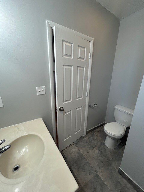 Building Photo - 2300 S Ridgeway Ave