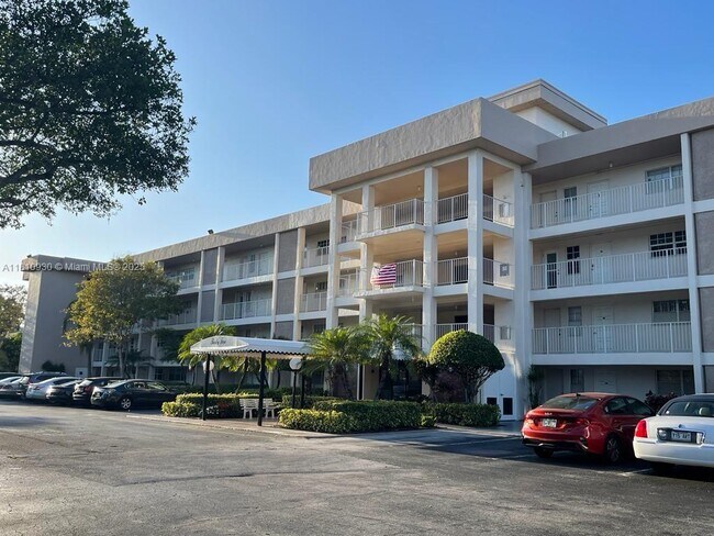 Primary Photo - 3151 S Palm Aire Dr