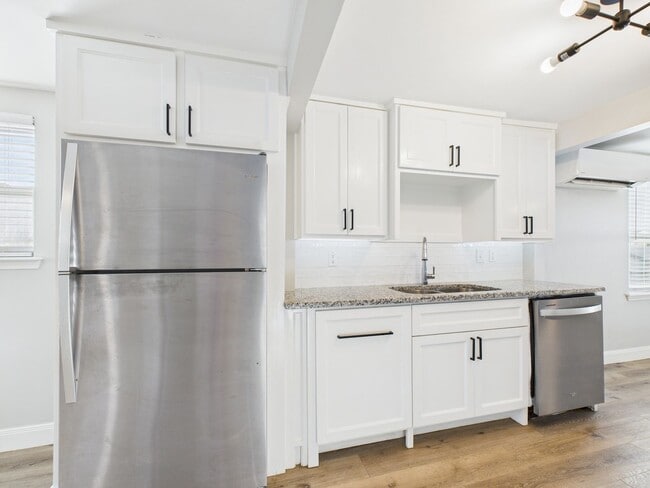 Building Photo - 3412 NE 16th Ave