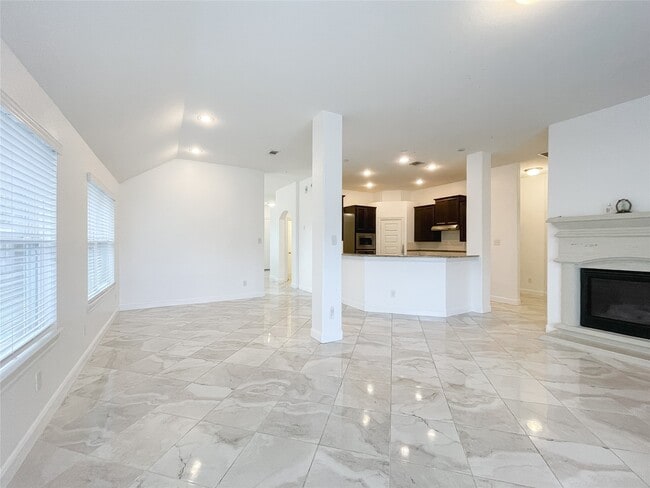 Building Photo - 18126 Golden Falls Ln