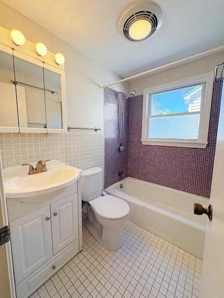 Building Photo - 55 Sutherland Rd
