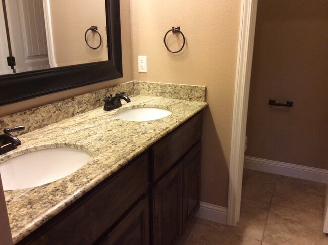 Building Photo - 200 Almond Tree Ln