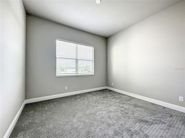 Building Photo - 725 E Charleston Ct