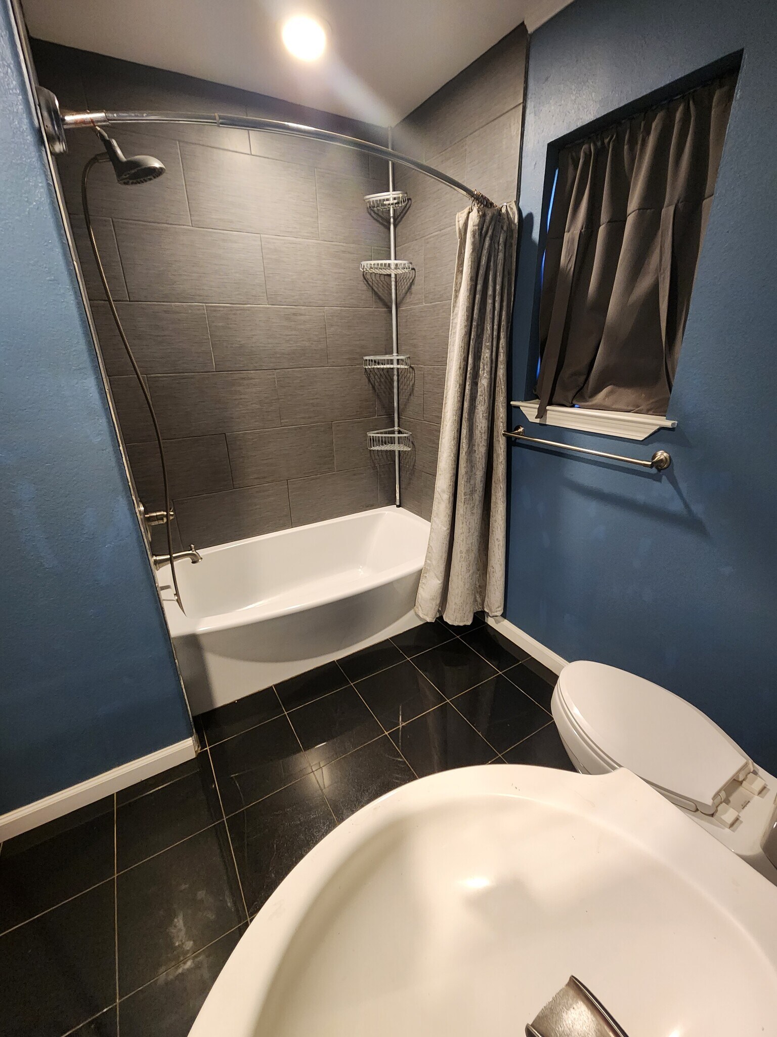 Guest Bathroom - 2801 Timberpeg Ct