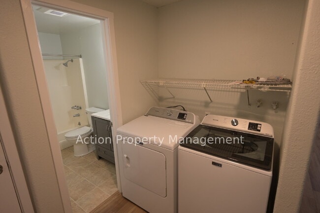 Building Photo - 2 bed, 1 bath, 1 car garage in Sequim