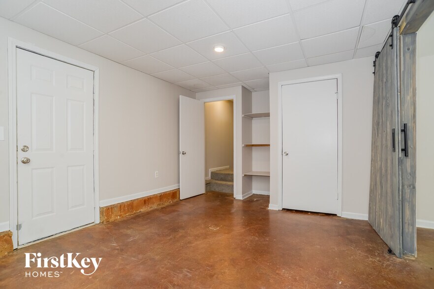 Building Photo - 1106 Park Dr