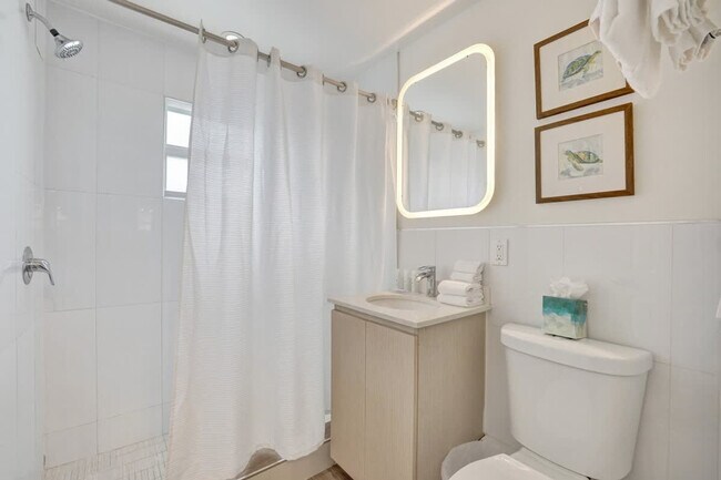 Building Photo - 3020 Seville St