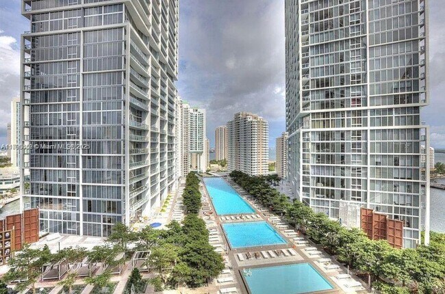 Building Photo - 475 Brickell Ave