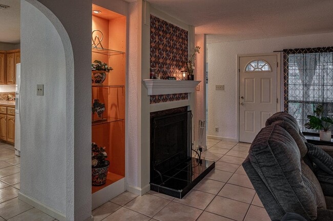 Building Photo - 227 Foster Cir