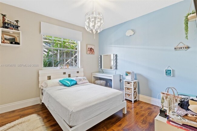 Building Photo - 1533 Cardinal Way