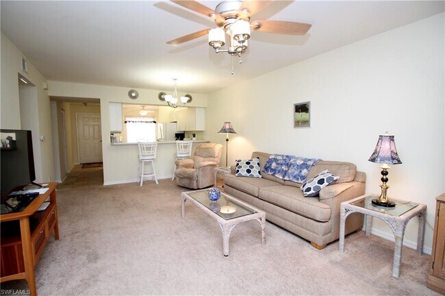 Building Photo - 273 Robin Hood Cir