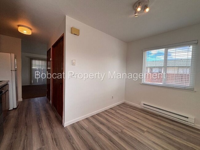 Building Photo - 1516 South Ct