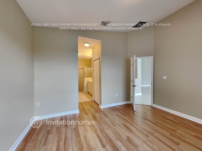 Building Photo - 15551 SW 21st Terrace