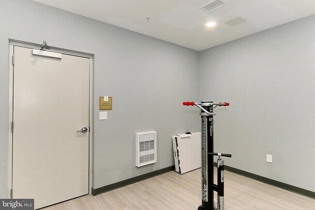 Building Photo - 635 Slaters Ln