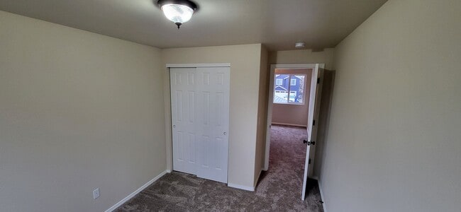 Building Photo - 3115 SW Metolius Ave