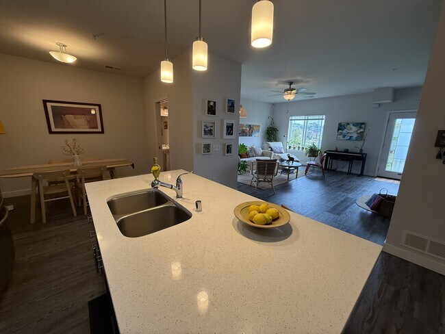 Building Photo - 5509 Prairie Pl Dr