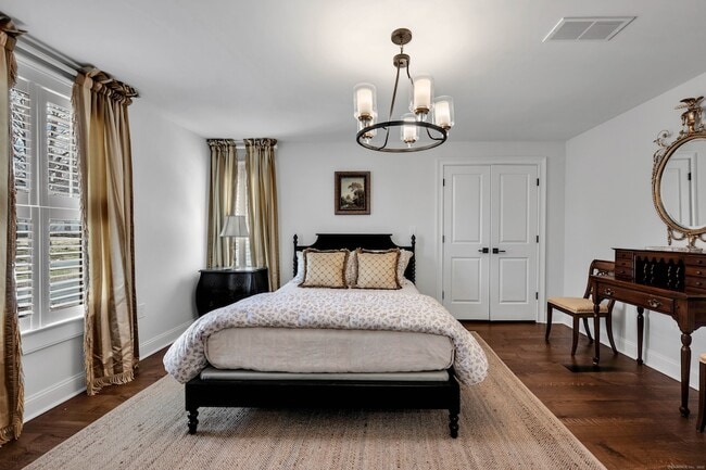 Building Photo - 75 Green Hill Rd