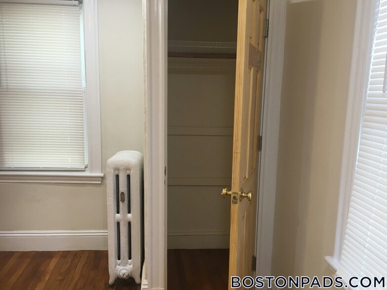 Building Photo - 12 Logan St