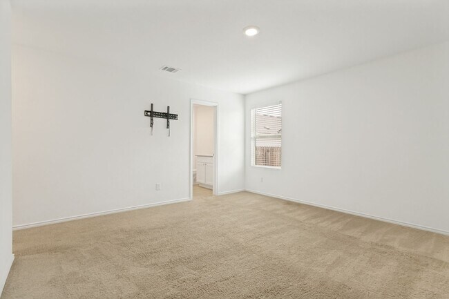 Building Photo - Modern 4-Bedroom Home Near Lackland AFB