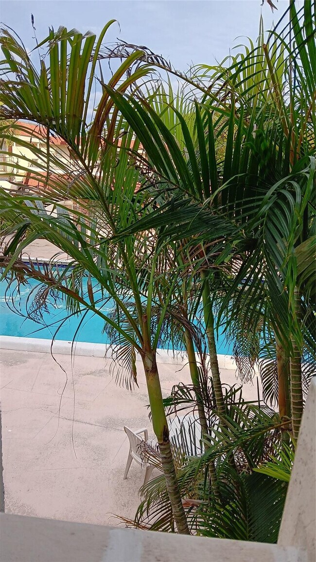 Building Photo - 4169 SW 67th Ave