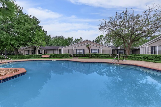 Primary Photo - Villas Of Sunnyside - 40 + Senior Living