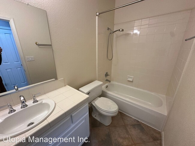 Building Photo - 4 br, 3 bath House - 25593 Crestfield Drive