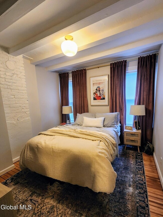 Building Photo - 11 Ingersoll Ave