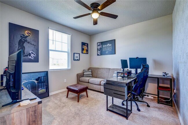 Building Photo - 10210 Daybreak Glen